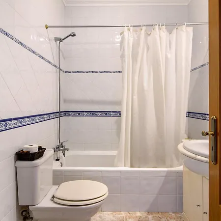 펜션 V2 A 400 M Da Da Falesia 알부페이라