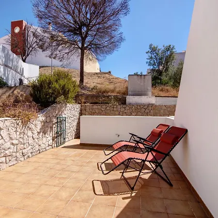 V2 A 400 M Da Da Falesia 펜션 *