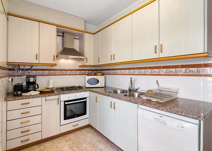 V2 A 400 M Da Da Falesia * Albufeira